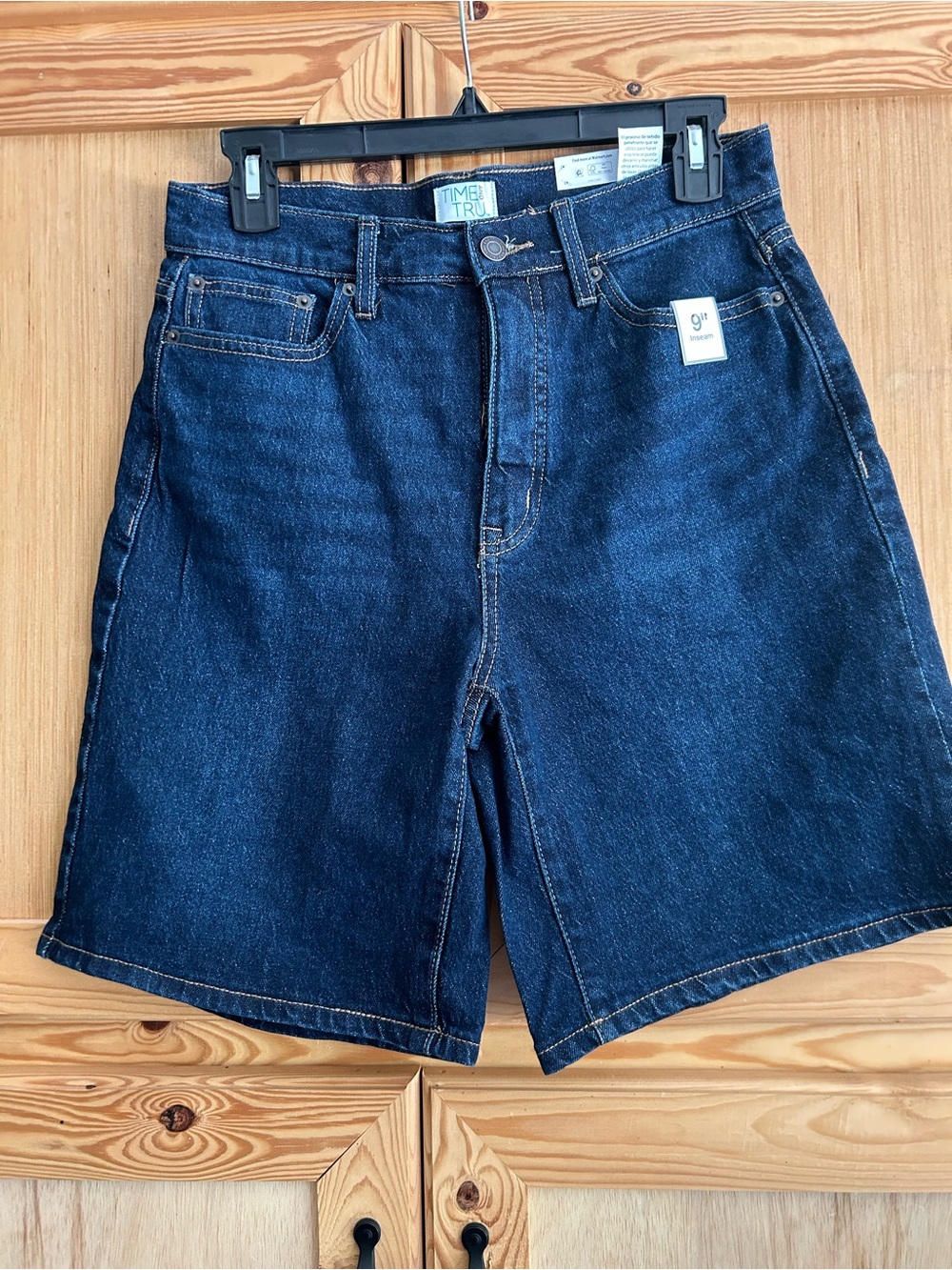 New W/tags Women’s Time and Tru Dark Indigo Denim Bermuda Shorts Sz 6